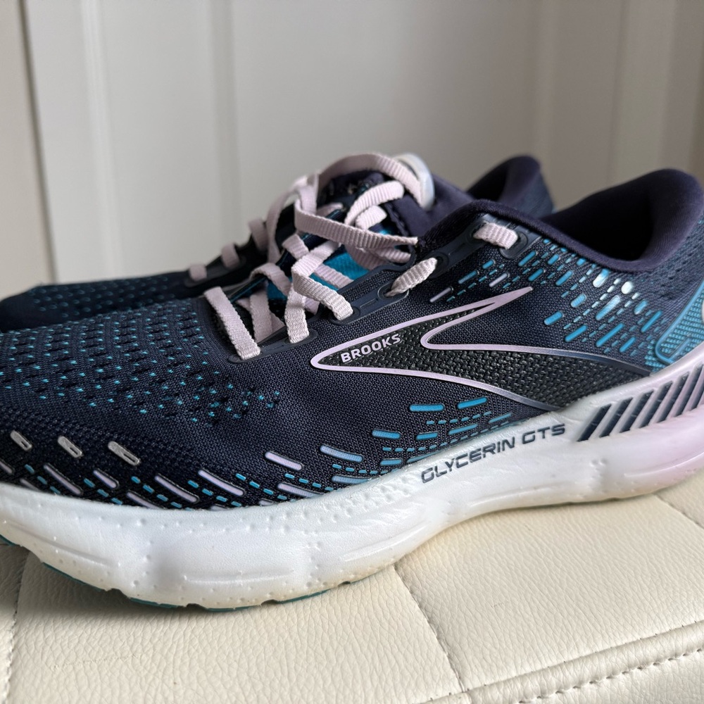 Brooks Women's Glycerin GTS Sneakers - Navy and Light Blue